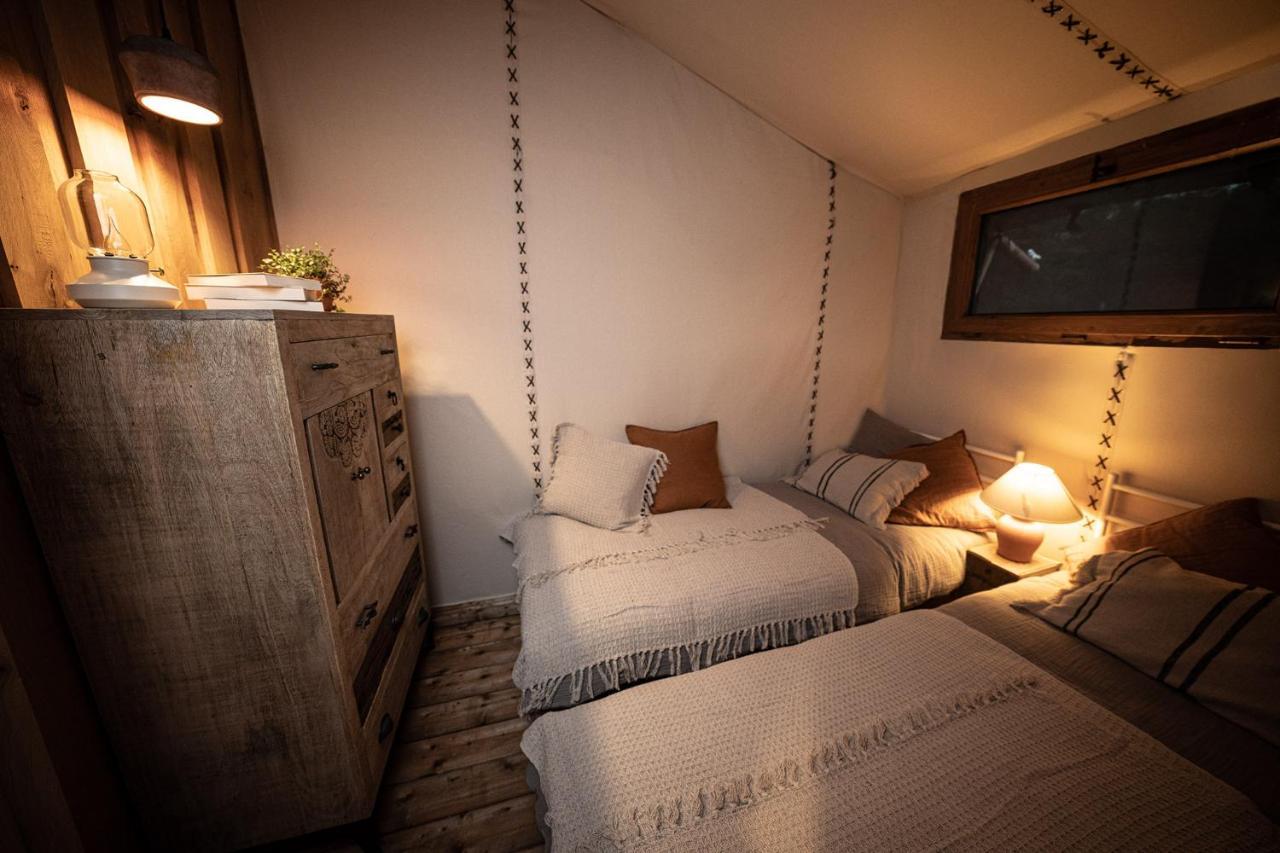 Urzeka Hotel Drzewce  Екстериор снимка