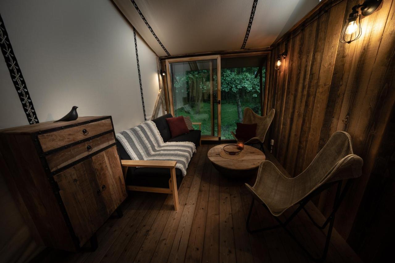 Urzeka Hotel Drzewce  Екстериор снимка