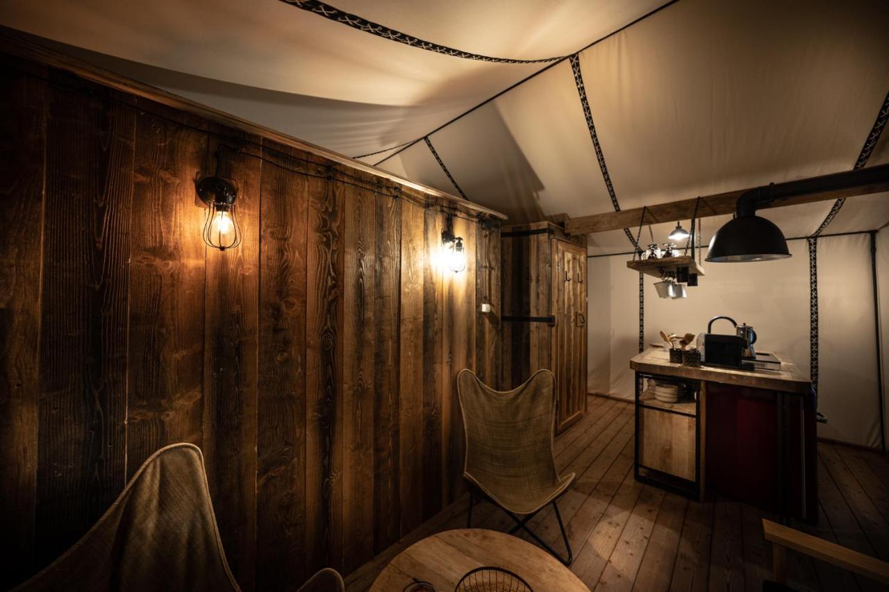 Urzeka Hotel Drzewce  Екстериор снимка
