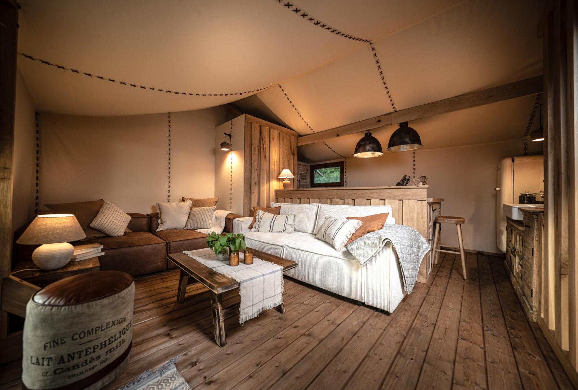 Urzeka Hotel Drzewce  Екстериор снимка